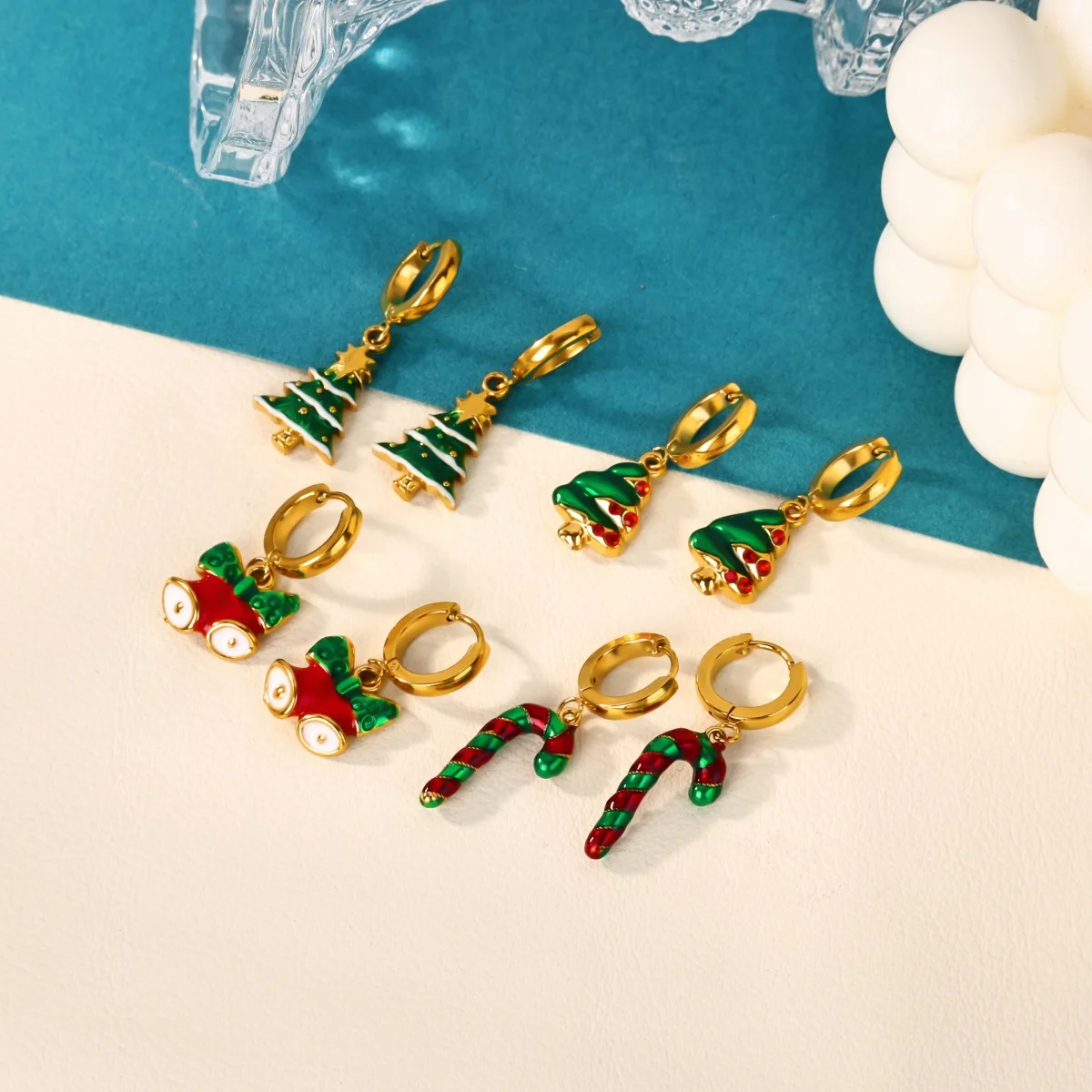 Cute Christmas Women's Stud Earrings Gold Snowflakes Imitation Pearls Party Jewelry Gift Free Shipping