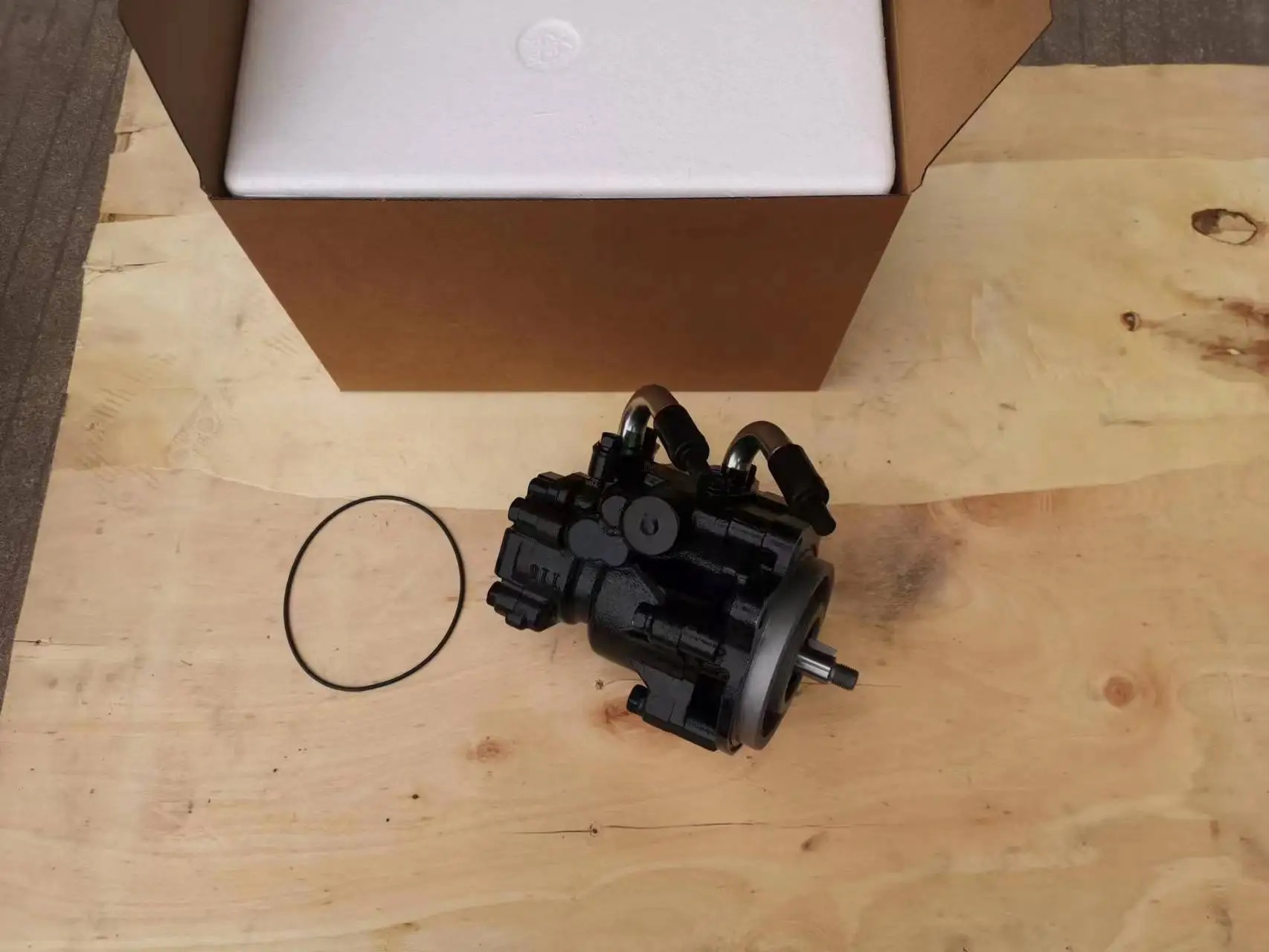 Рисунок 5 - Рулевой насос 8980550072