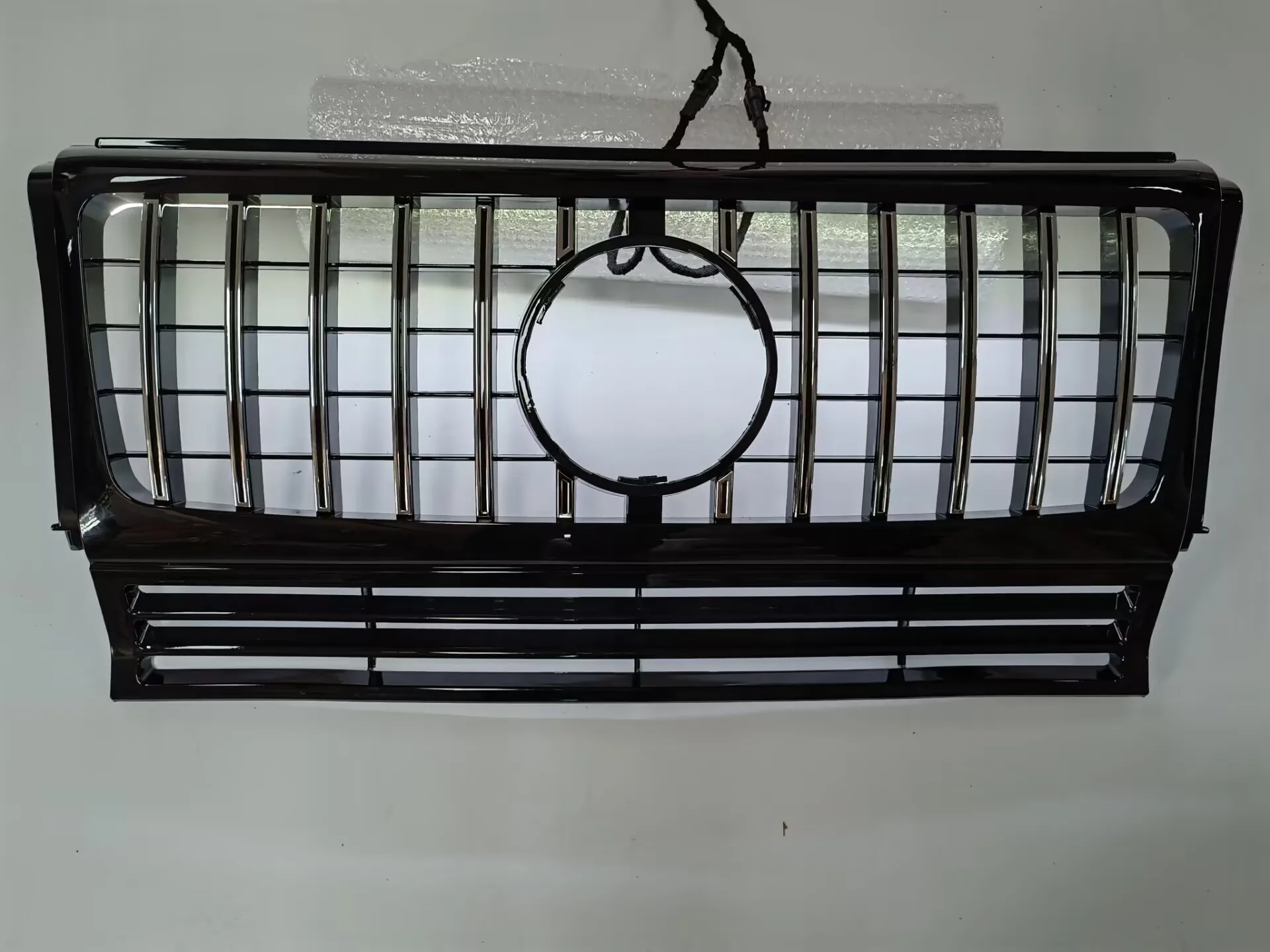 

Подходит для Mercedes-Benz G-Class W463 W464 G500 G550 G63 G65 G55 AMG 1990-2024 Стиль GTR — передняя впускная светодиодная решетка бампера