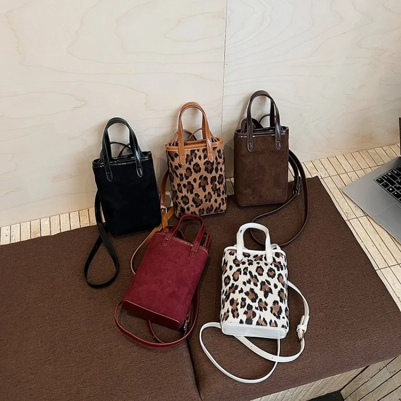 

Unique Vintage Leather Crossbody Handbag Women High-End Minimalist Solid Color And Large Capacity Design