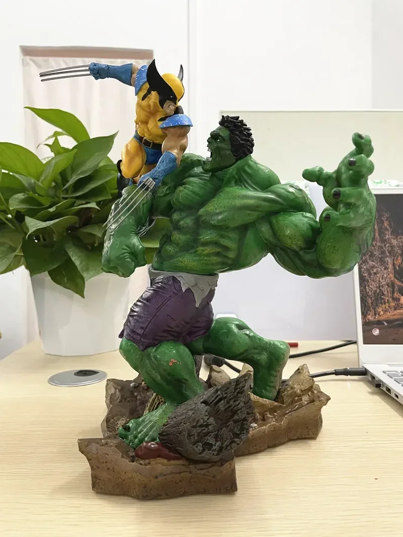 36cm Superhero Combat Scene version Hulker VS Wolverine PVC Action figure Green man Statue collection model adult gift toy