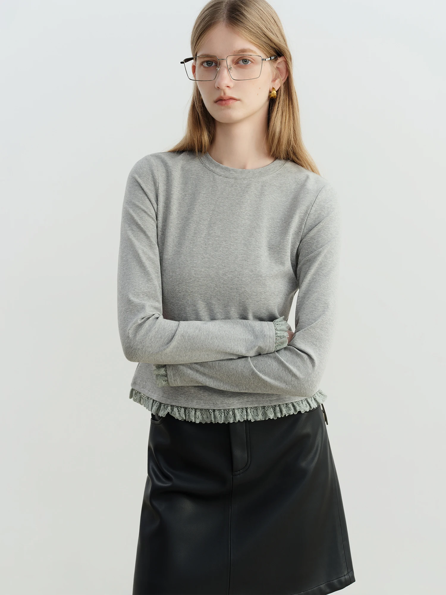 ZIQIAO مضاد للجراثيم جلخ خياطة الدانتيل تي شيرت المرأة 2025 الخريف والشتاء جديد الجولة الرقبة سليم كم طويل بسيط #3