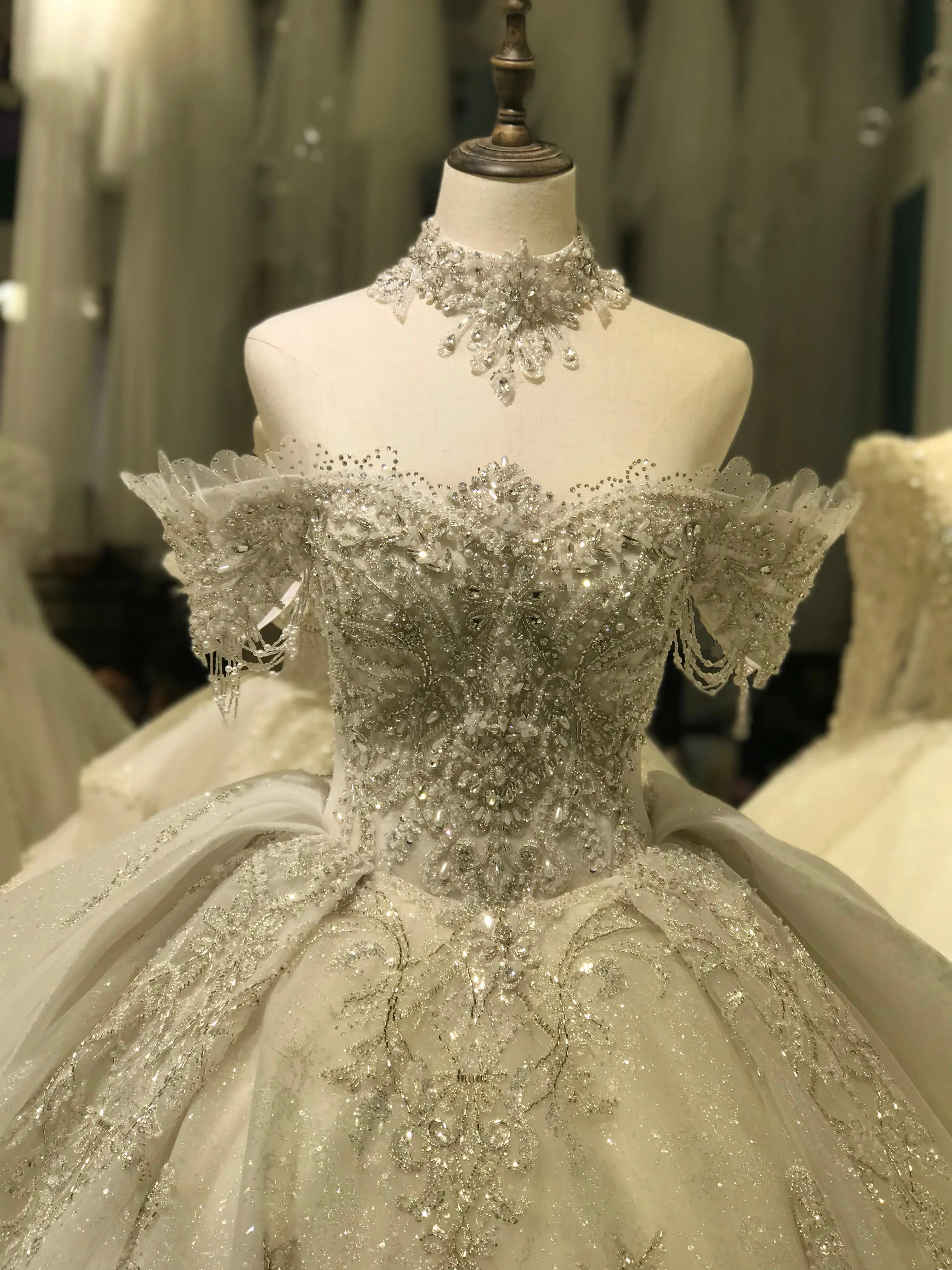 Kisswhite Bridal Green Collection szampański nowy projekt luksusowa suknia ślubna błyszczące kryształy suknie ślubne z odkrytymi ramionami