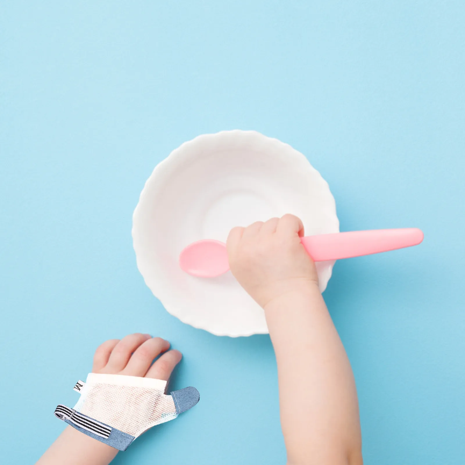 

2pcs Infant Finger Protector Breathable Thumb Sucking Stop Glove Skin-Friendly Quick-Dry Mesh Guard For Baby Hand Care