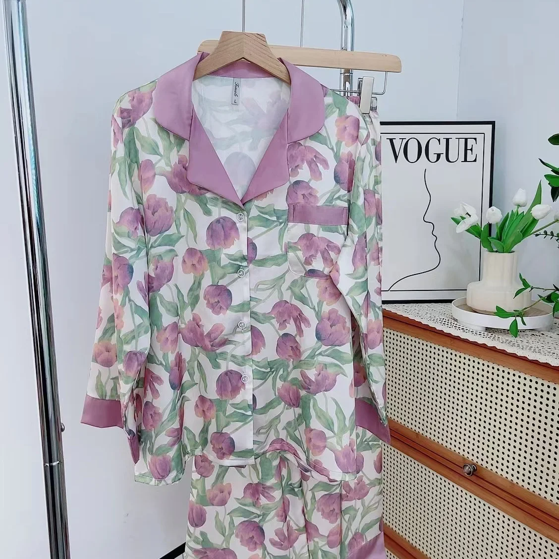 

Пижама с цветочным принтом, атласный новый пижамный костюм, 2 шт., ночная рубашка для женщин, атласная домашняя одежда, рубашка с длинными рукавами и брюки, пижамы, одежда для дома