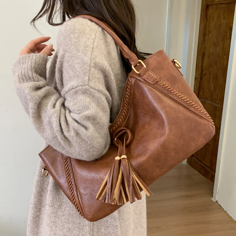 

Vintage Pu Leather Commute Bag Female Fashion Tassel Shoulder Bag Europe Style Women's Commute Laptop Bag Travel Crossbody Tote