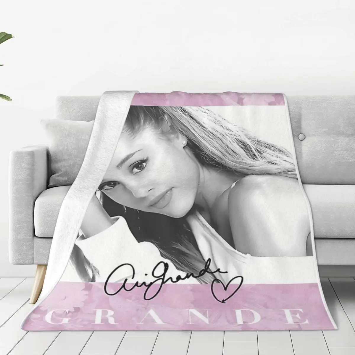 Ariana Singer Velvet Throw Blankets Grande Pop Music R&B Blankets for Bedding Car Warm Quilt