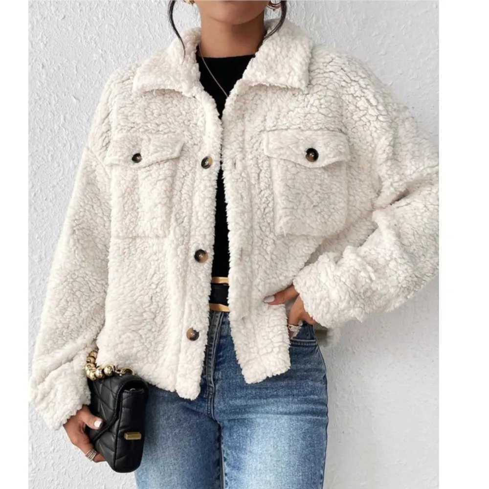 

Autumn Winter New Long-sleeved Plush Jacket For Women's Fashion Pocket Button Warm Plush Female Versatile Casual Coat 2025