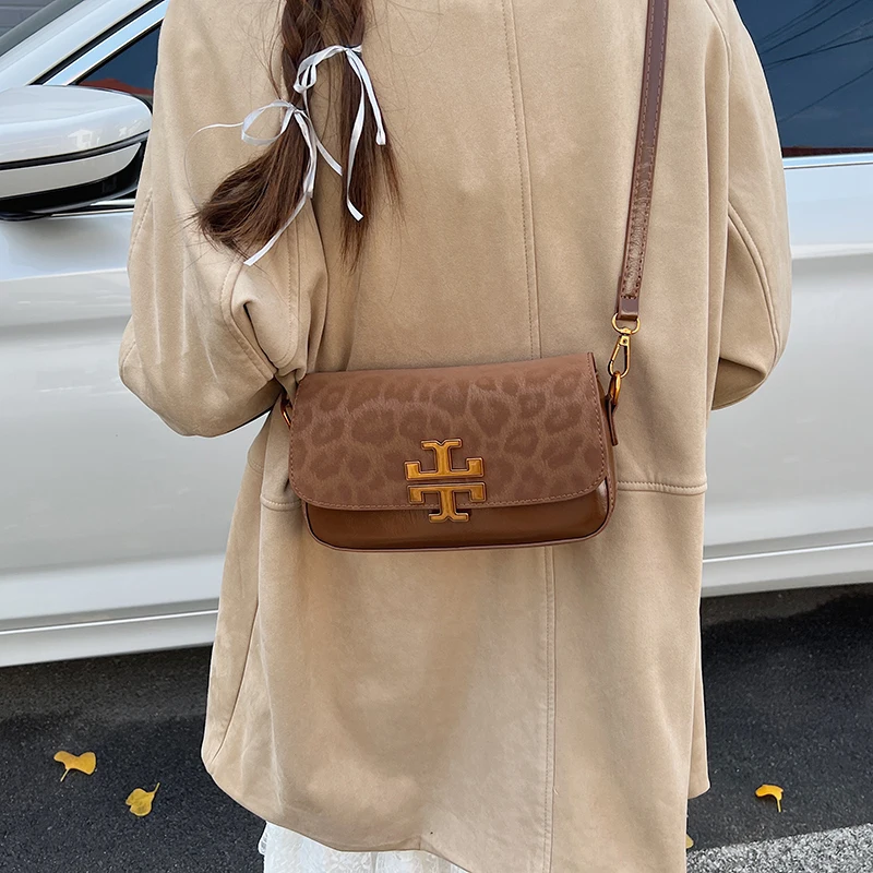 

Luxury Elegant Retro Niche Underarm Shoulder Bag Lightweight Design Stylish for Outdoor Outings Daily Use & Dates