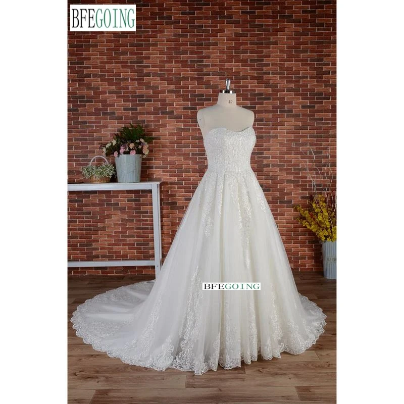 

Ivory Lace Satin A-Line Wedding Dresses Chapel Train Custom Made Floor-Length Bridal Gowns Sweetheart Sleeveless