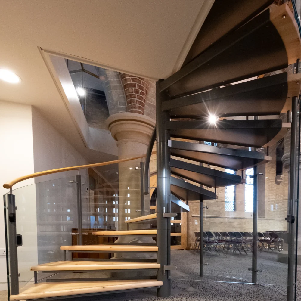 Personalización de escalera en espiral interior moderna americana, escalera decorativa, escaleras en espiral personalizadas con barandilla personalizada