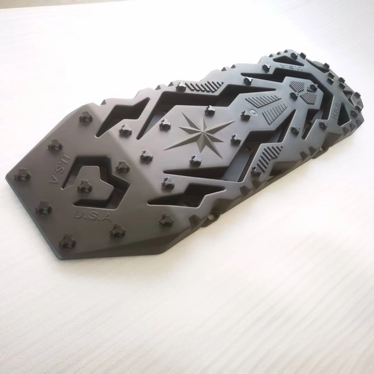 High-quality universal off-road vehicle escape board, anti-sink escape board, snow escape sand ladder