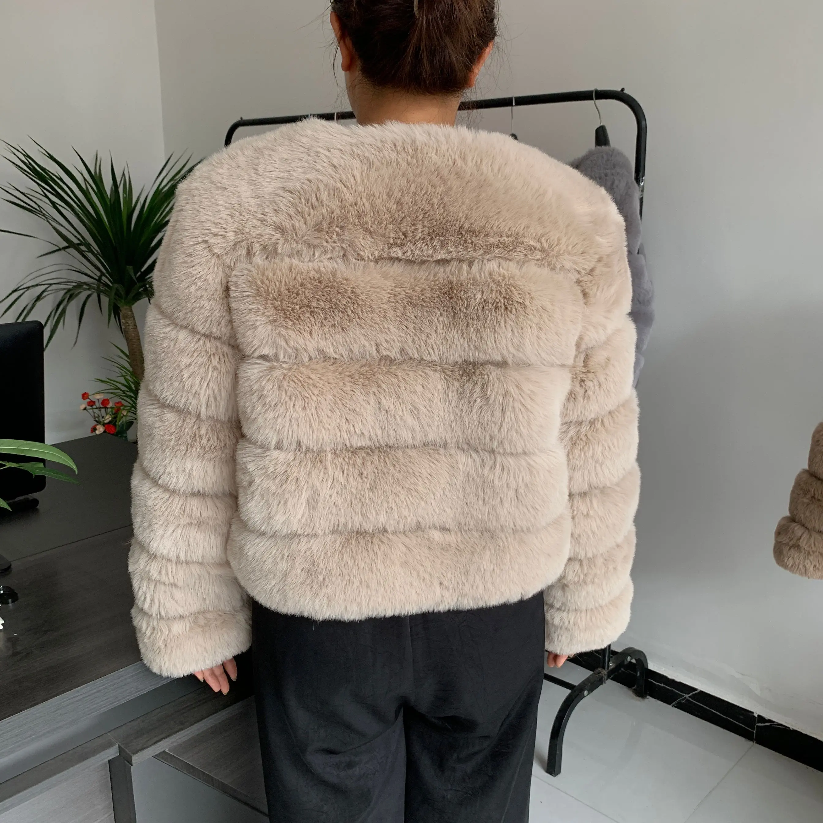 Womens faux fur coat Autumn Winter High Quality Faux Fox Fur Coat fluffy coat fur elegant faux fur 7xl plus size women clothing