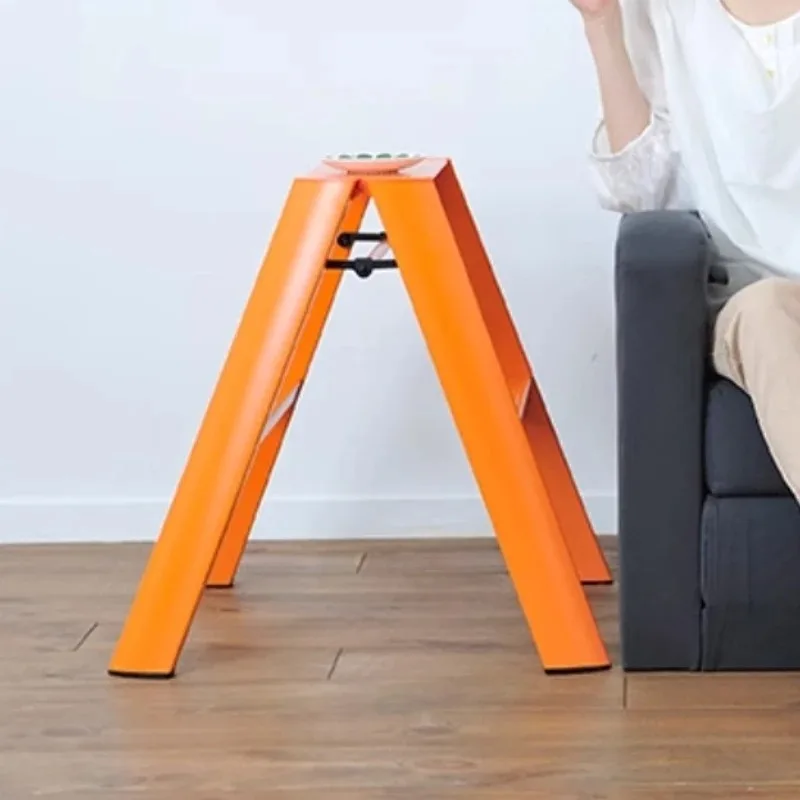 Escaleras plegables multicapa de aleación de aluminio, escalera portátil, muebles multifunción para el hogar con diseño de almohadilla antideslizante