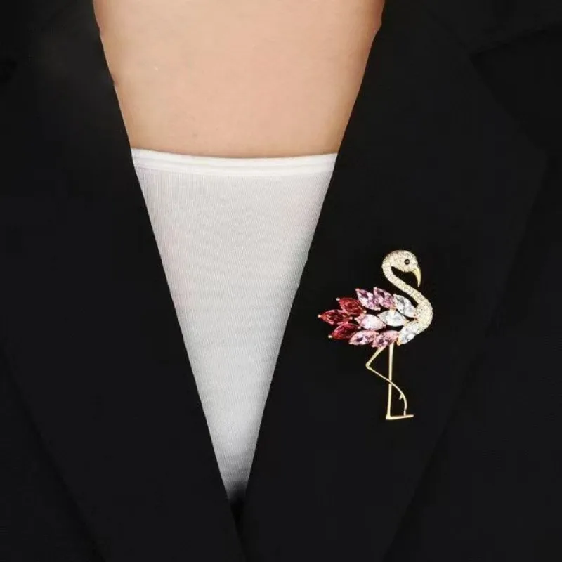 Fashion Pretty Flamingo Bird Brooches For Women Unisex Pins Bird Animal Dress Accessories Party Brooch Lady Luxury Jewelry Gifts