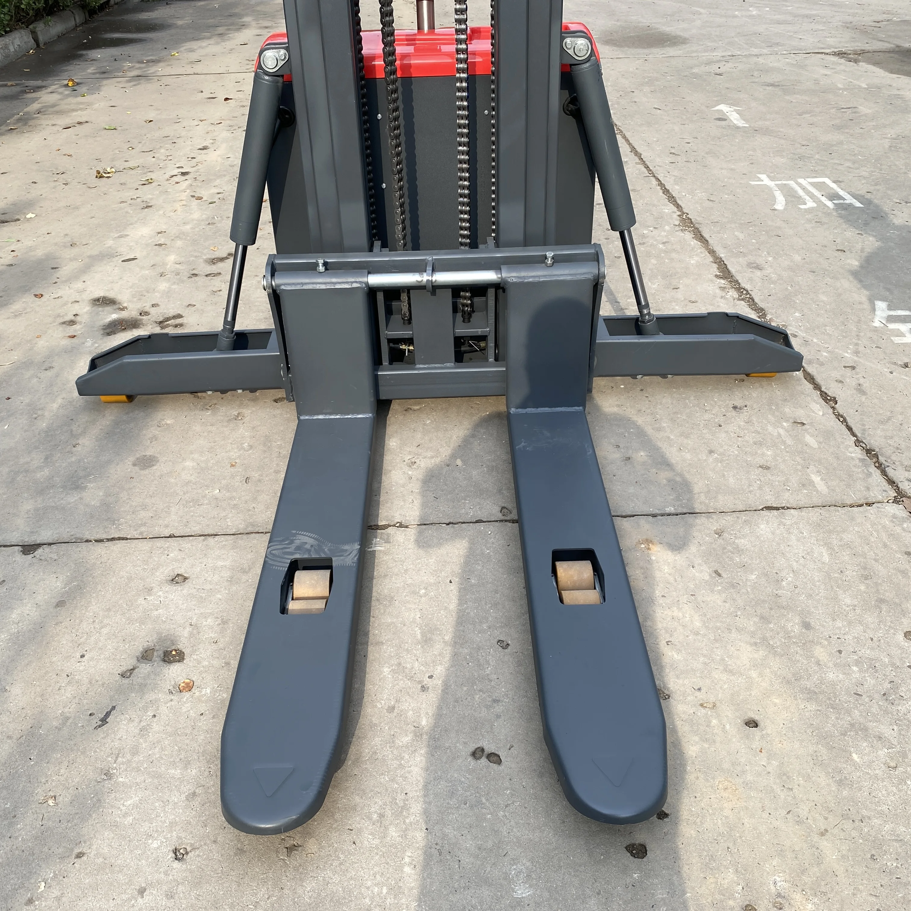 Durable 2 Tons 2m Semi Electric Automatic Forklift Stacker Machine view 6