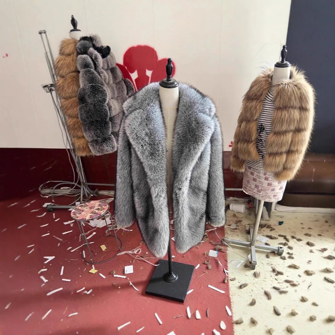 جديد الفضة المرأة الثعلب الفراء فو أبلى التدرج دعوى طوق فوتي الفراء الاصطناعي سترة للإناث قصيرة مريحة سيدة معطف الفرو البيئي