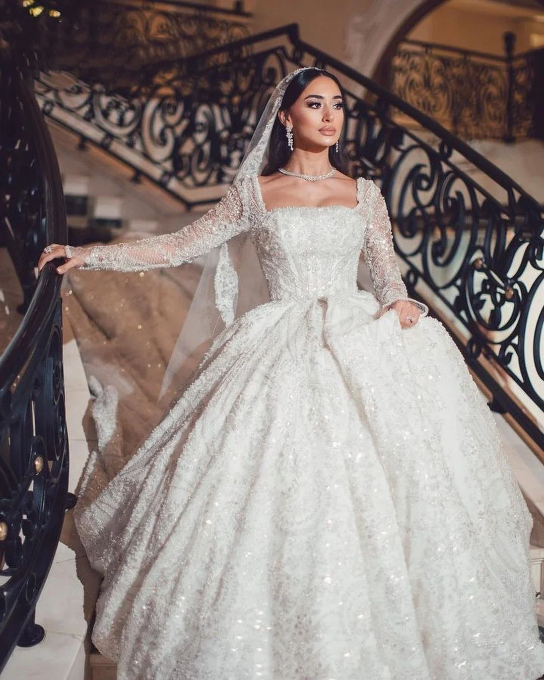 Flavinke Customized Luxury Wedding Dresses Square Neckline Long Sleeves Brides Dresses Chapel Wedding Gowns Vestido De novia