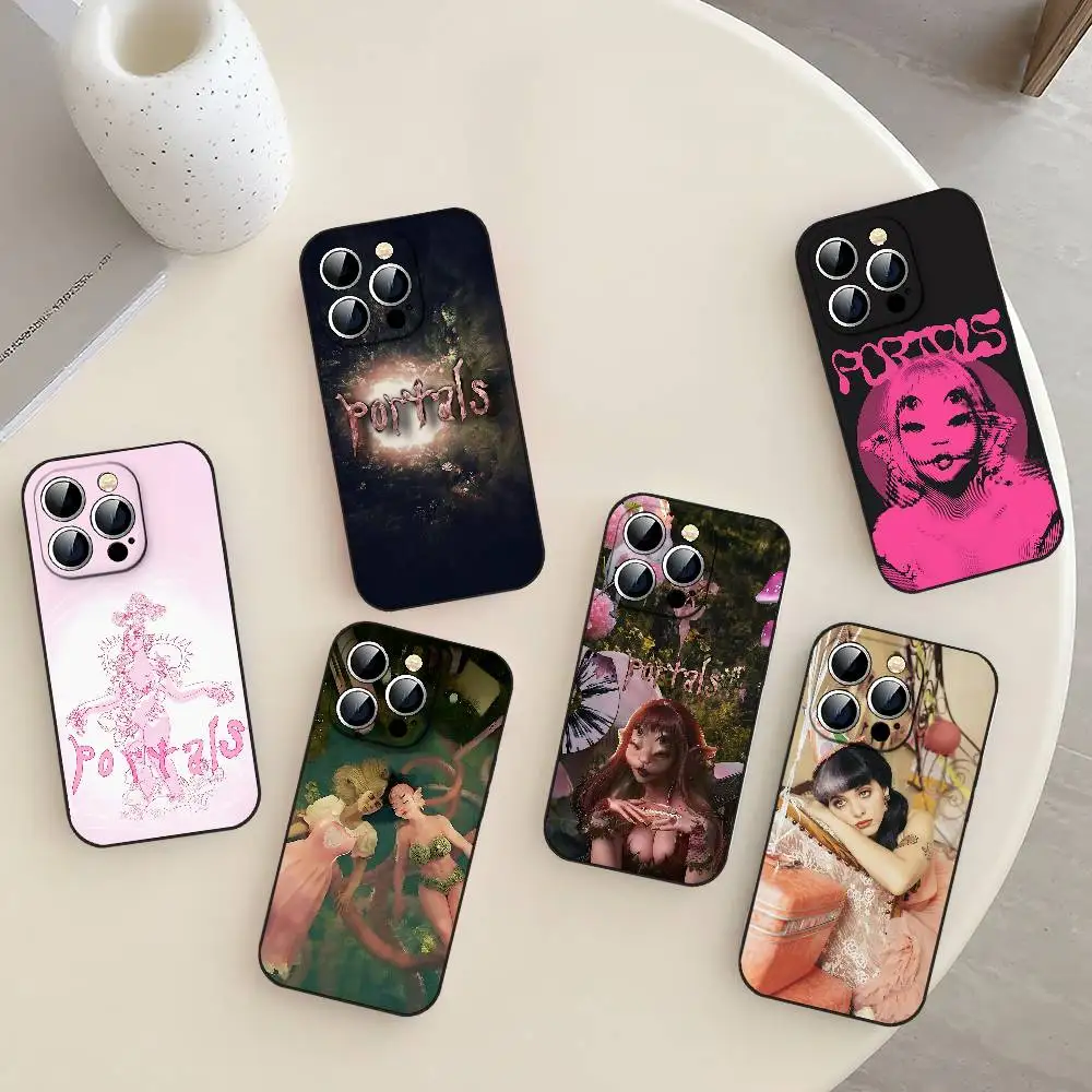 حافظة هاتف Singer Melanie Martinez P-Portals ناعمة من مادة TPU صديقة للبشرة لهاتف IPhone 17/16/15/14/13/12/11 Series: PRO، MAX، PLUS، Mini