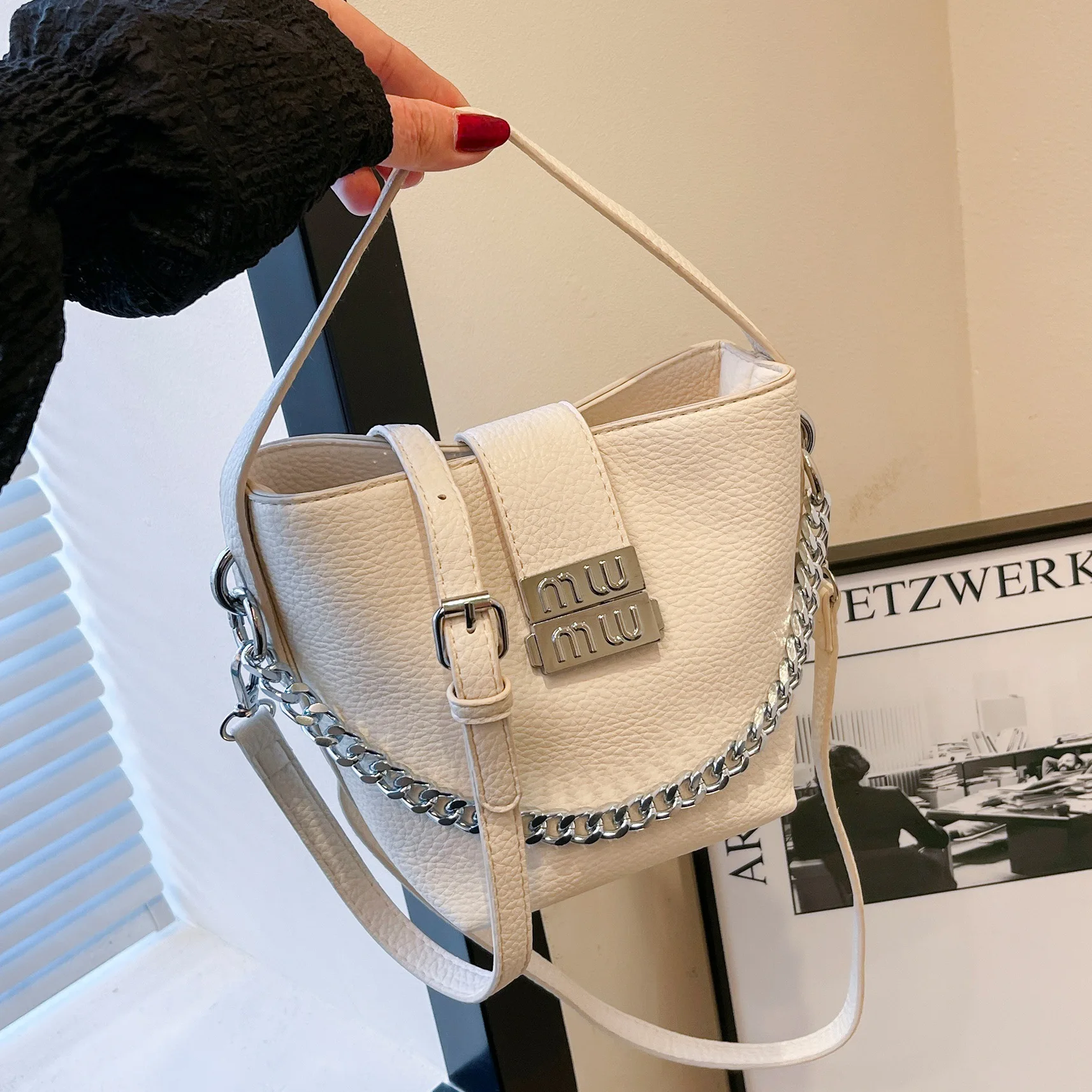 

Новинка 2023 года, женская сумка-мешок, сумка-тоут премиум-класса, нишевая модная сумка через плечо для работы и пригородных поездок ​