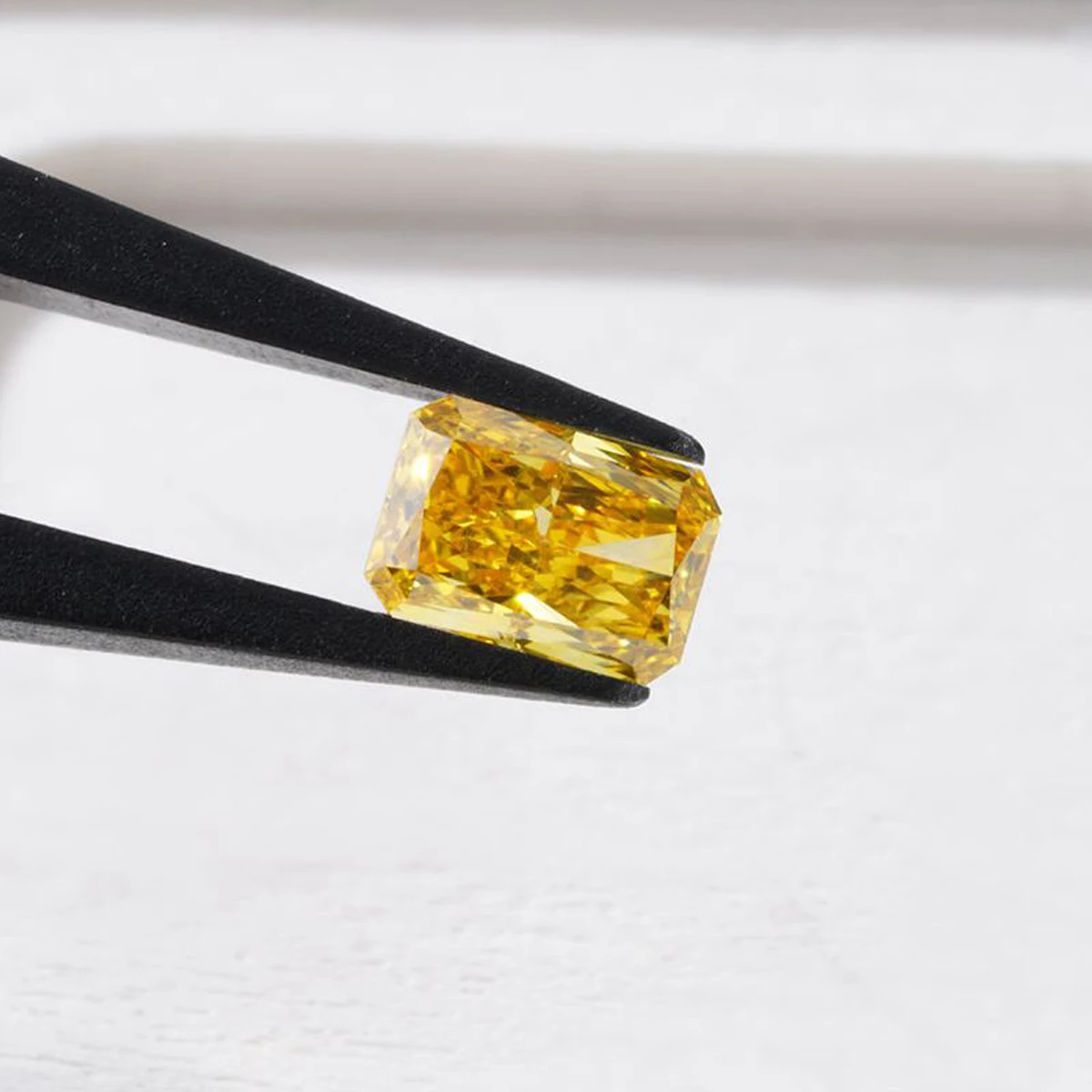 ألماس أصفر مقطوع بشكل مشع، معتمد من IGI، وزنه 0.5-2.0 قيراط، ماس سائب مشع، مُعالج بتقنية ترسيب البخار الكيميائي (CVD)، HPHT، لصنع المجوهرات