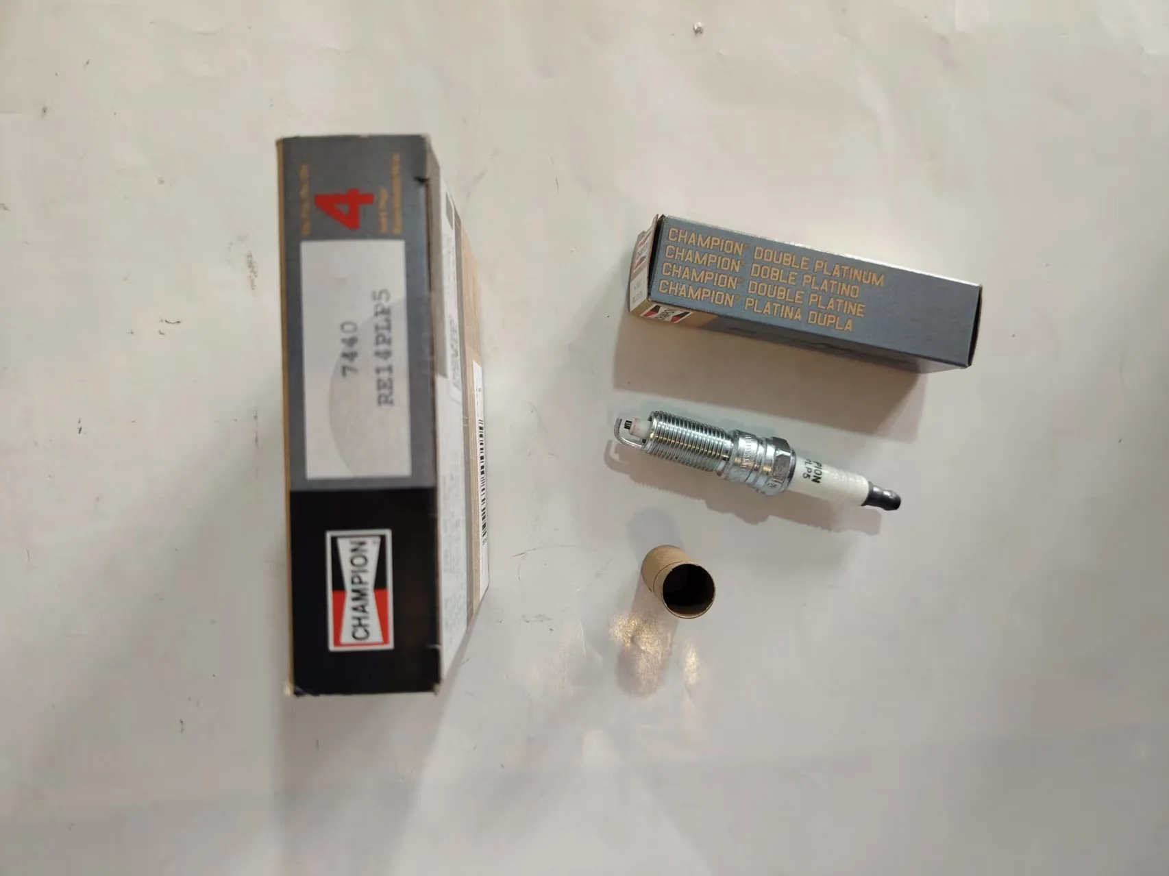 

6PCS Double Platinum Spark Plug 7440 (RE14PLP5)/68303917AA For 07-11 Jeep Wrangler V6-3.8L/