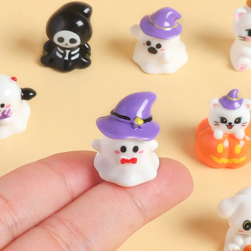 Halloween Kawaii Mini Ghost Resin Figurines Cute Witch Cat Pumpkin Skull Micro Landscape Dollhouse Decor
