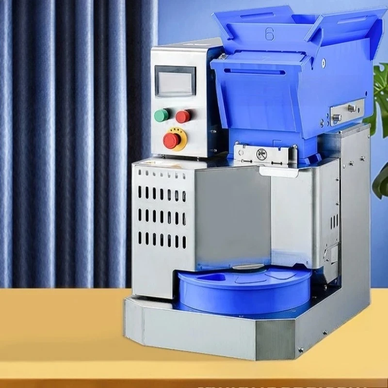 Maschine zum Form einer dreieckigen Reisbällchen. Runde Reisbällchenmaschine