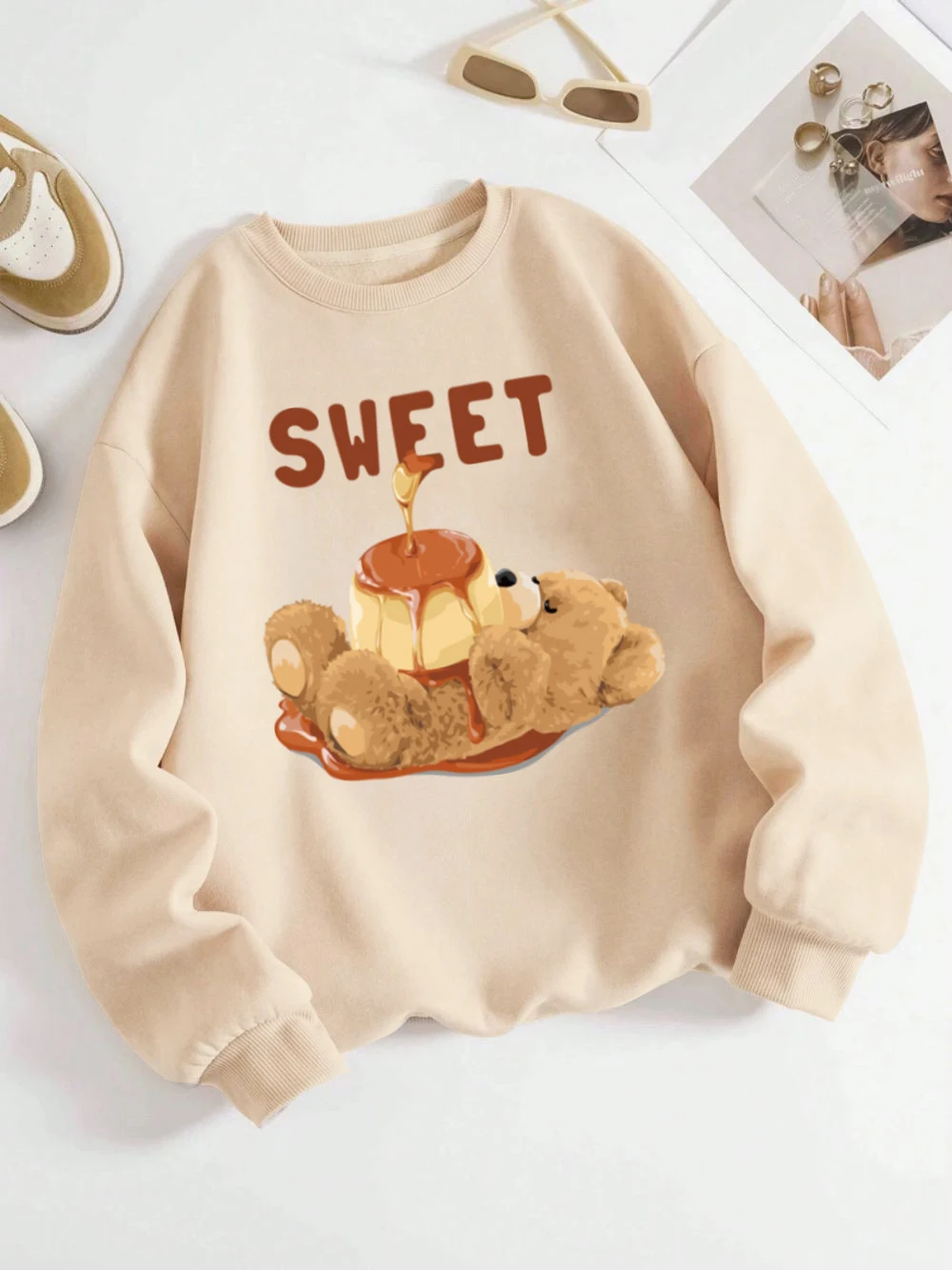 Sweet Cake Bear Sweatshirts Womens Cartoons Printing Hoodies Crewneck Loose Fleece Warm Pullover Fashion Sporty Woman Clothes