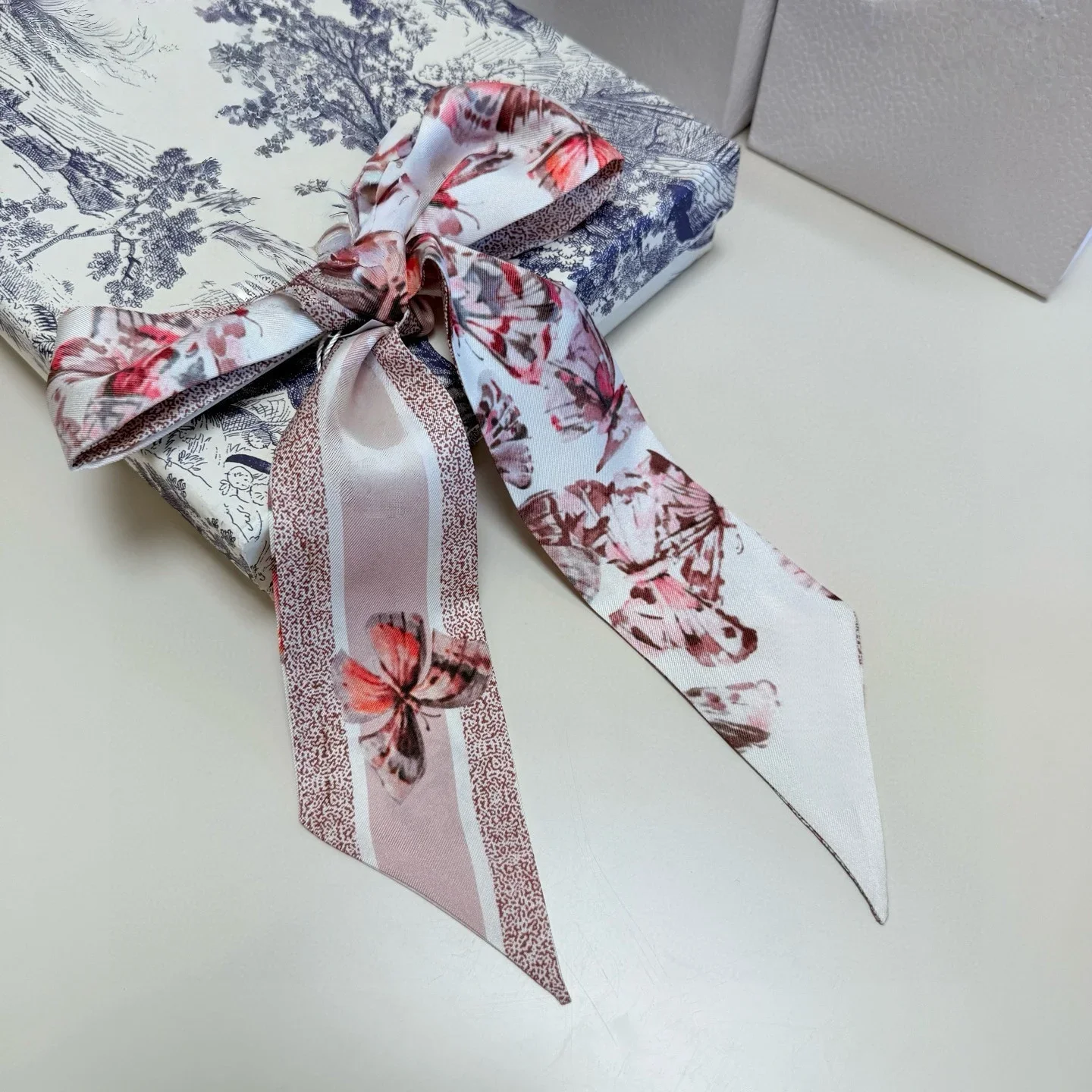 2025 هدية العيد الجديدة رباط شعر شريط الفراشة رائعة وفريدة من نوعها أنيقة ومثالية ومتعددة الاستخدامات للعمل في تاريخ التنقل