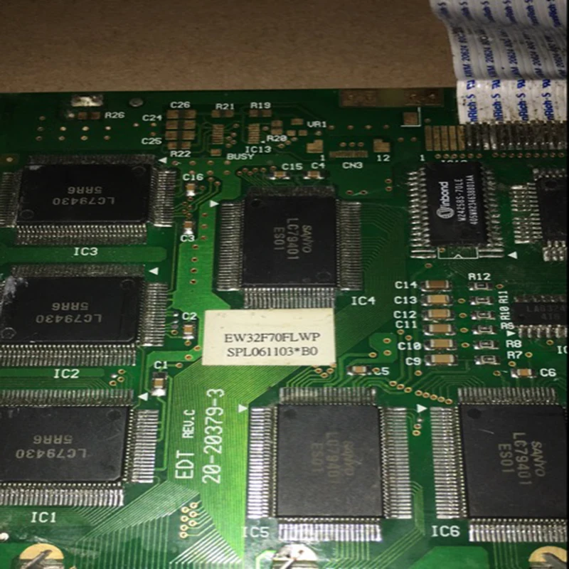 Display LCD EW32F70FLWP con touch screen