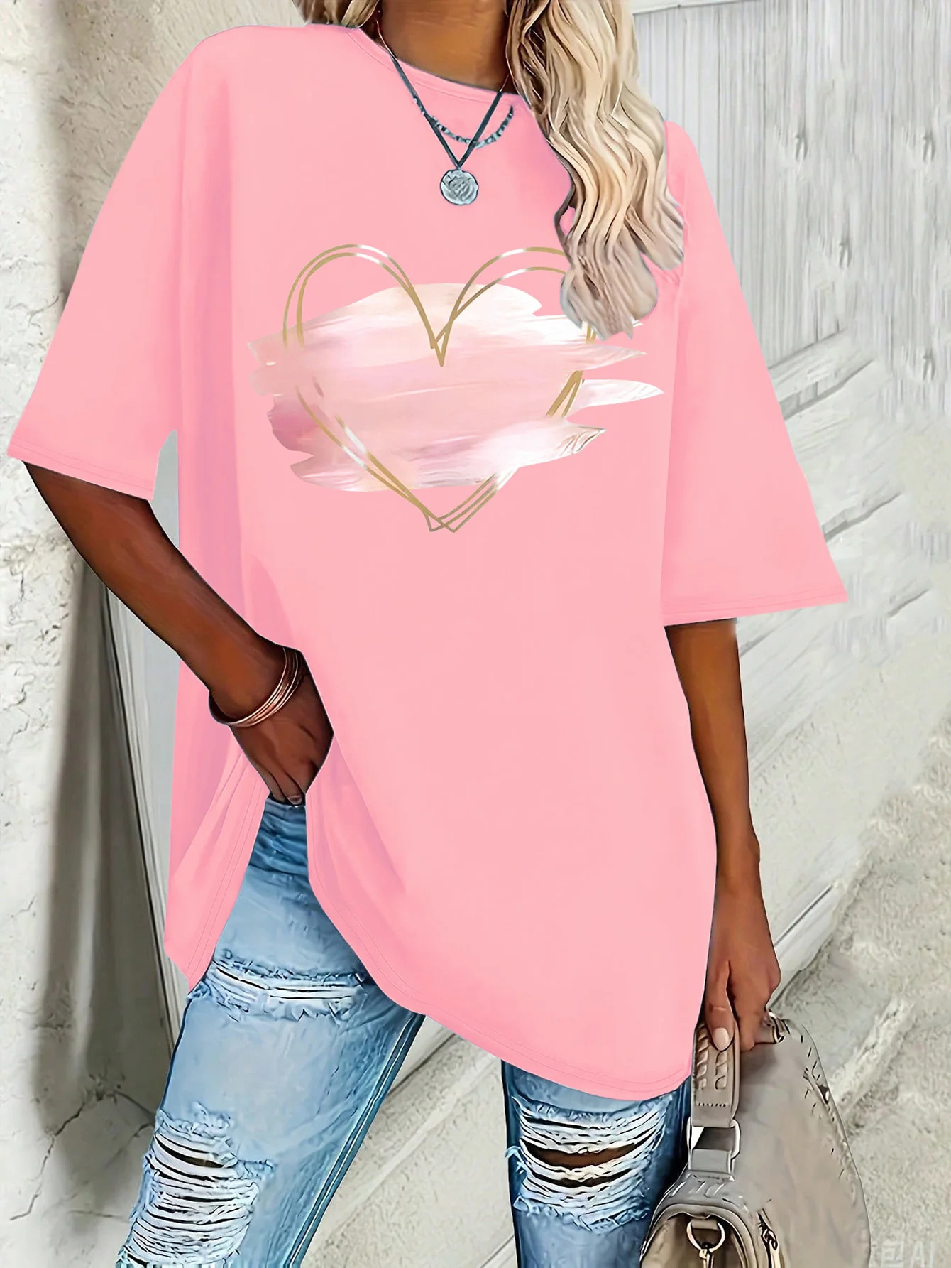 Nueva camiseta estampada elegante en forma de corazón rosa de talla grande para mujer, top de manga corta con cuello redondo para ocio de primavera y verano