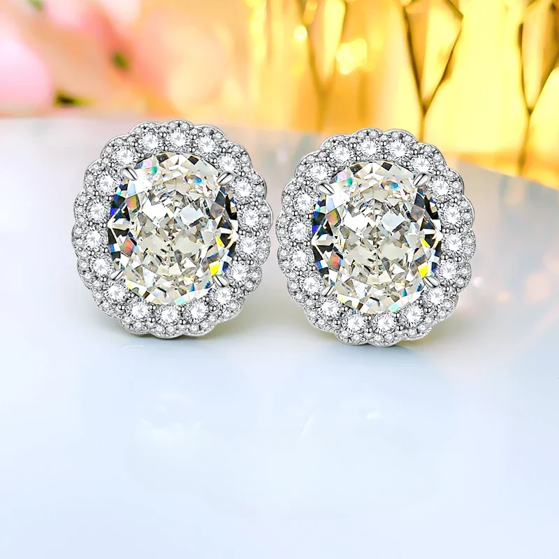 

Desire New Flower Earrings 925 Silver Inlaid High Carbon Diamond with Versatile Design for Grade Women