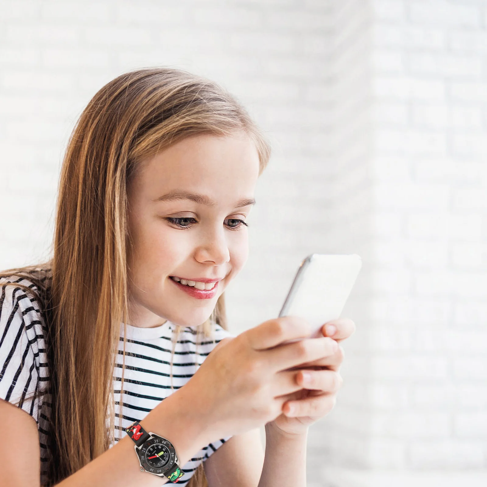 ساعة سيليكون بتصميم كرتوني ثلاثي الأبعاد مقاومة للماء بحركة كوارتز لسبائك الديناصور باللون الأسود للمدرسة الابتدائية