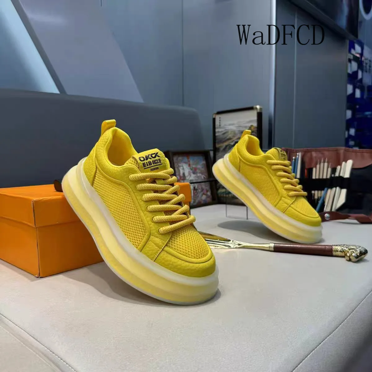 Sneakers Casual Mens Original Designer Soft Sole Board Shoes Fashion Leather Fabric Breathable Height Increased Platform Shoes