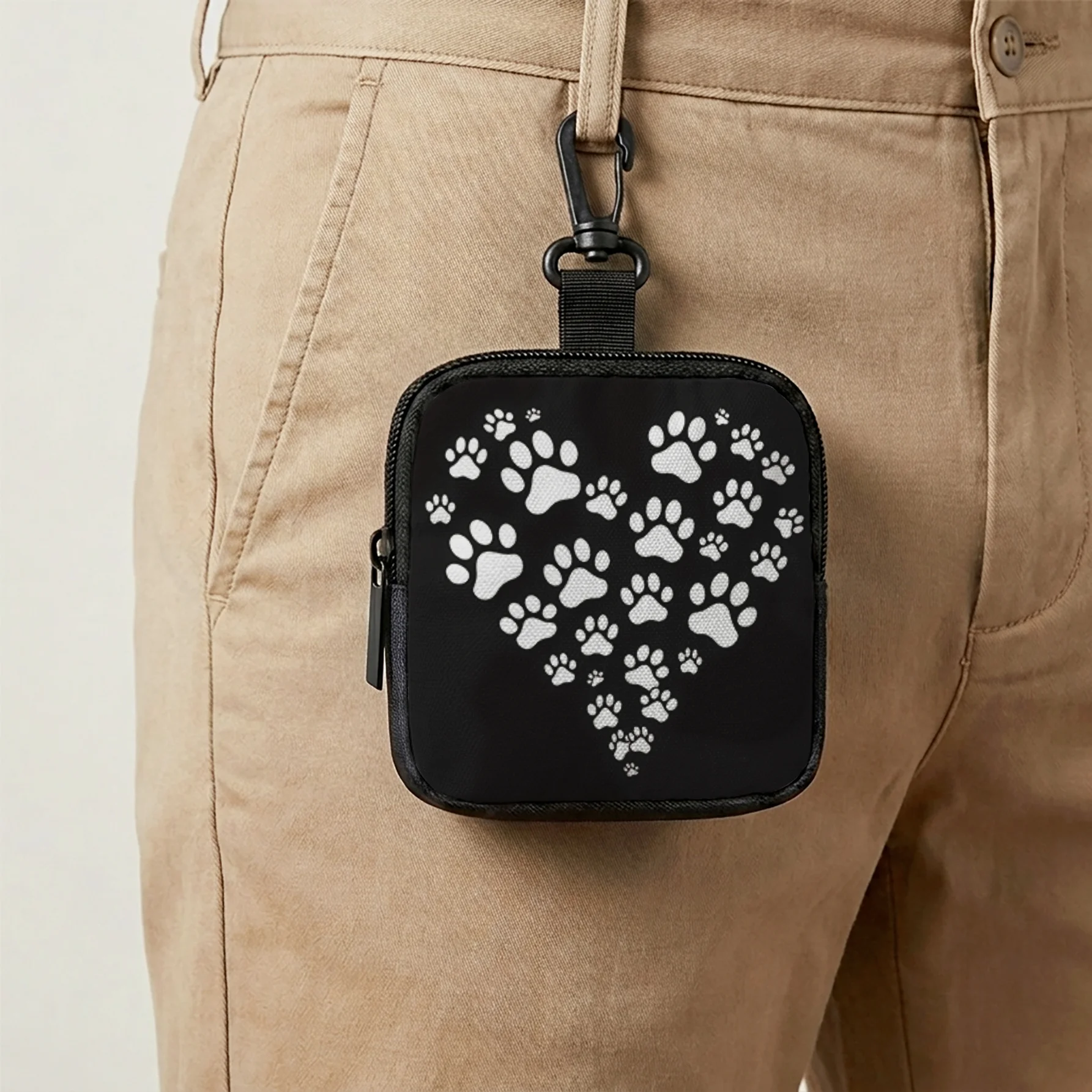 Heart Paw Print Dog Treat Bag Portable Pet Training Snack Pouch For Dog Walking view 3