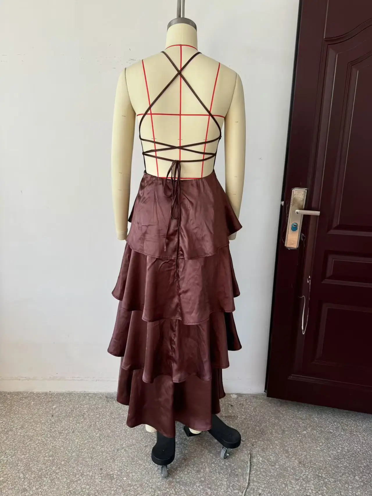 Kondala chique marrom sexy em camadas verão vintage mulher vestido noite vestido de festa moda 2025 aniversário com decote em v vestidos longos