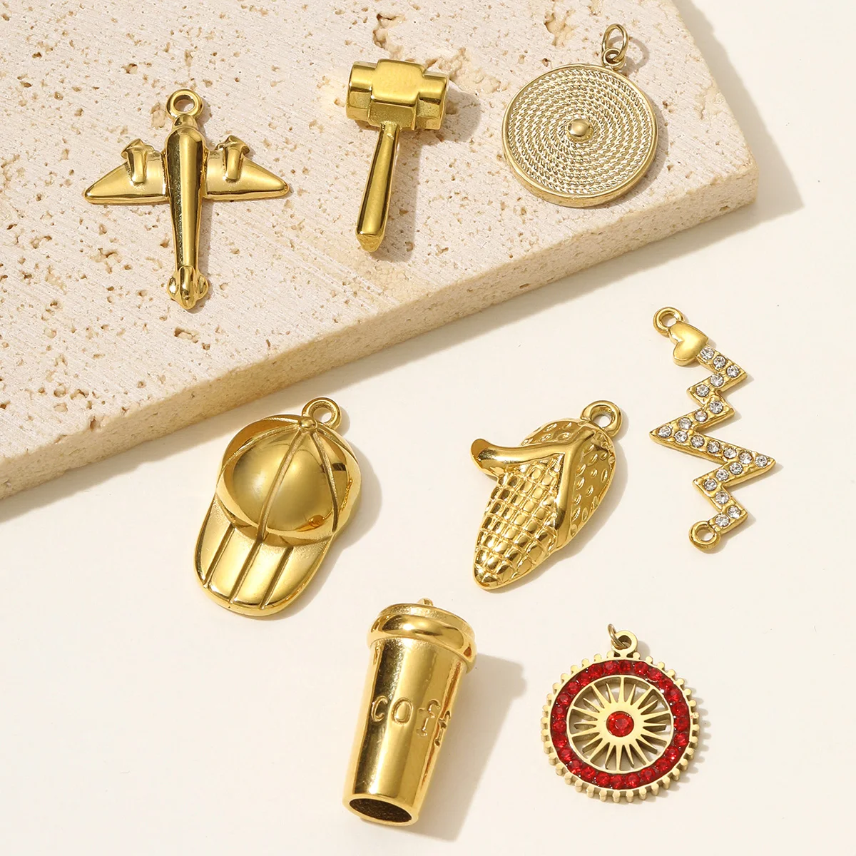 

3Pcs/Lot Stainless Steel Airplane Corn Hat Charms Round Pendants For DIY Making Necklace Earrings Jewelry Accessory Wholesale