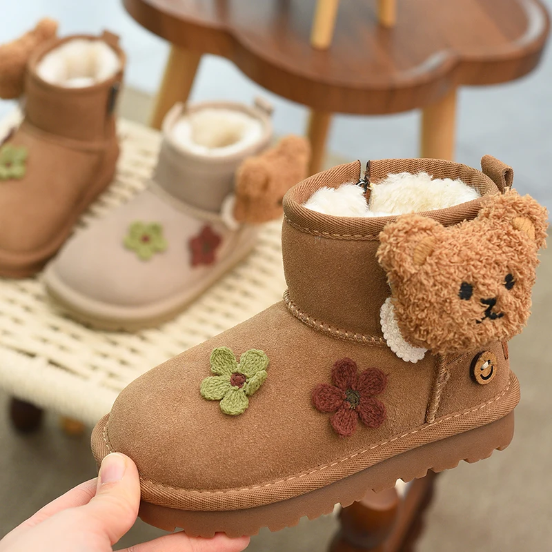 

Зимние сапоги из натуральной кожи для девочек, новинка 2025 года, зимние детские большие хлопковые туфли, сохраняющие тепло, средние и большие детские зимние хлопковые туфли.