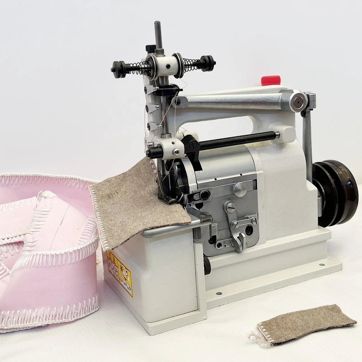 QK-30S hochwertige Merrows Industrial Shell Stitch Overlock Nähmaschine für Emblem Ende