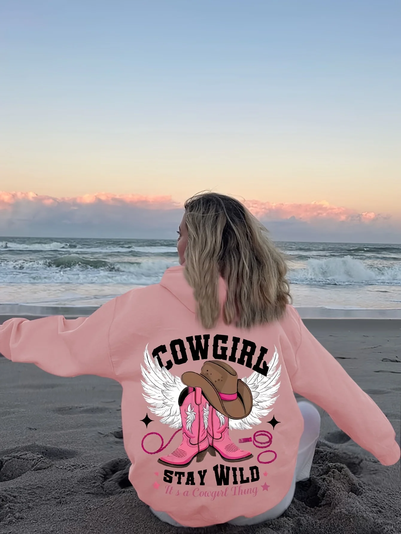 سترة بغطاء للرأس من Western Chic Cowgirl ناعمة قابلة للتمدد وأكمام طويلة مع غطاء محرك السيارة وقبعة رعاة البقر المطرزة والأحذية