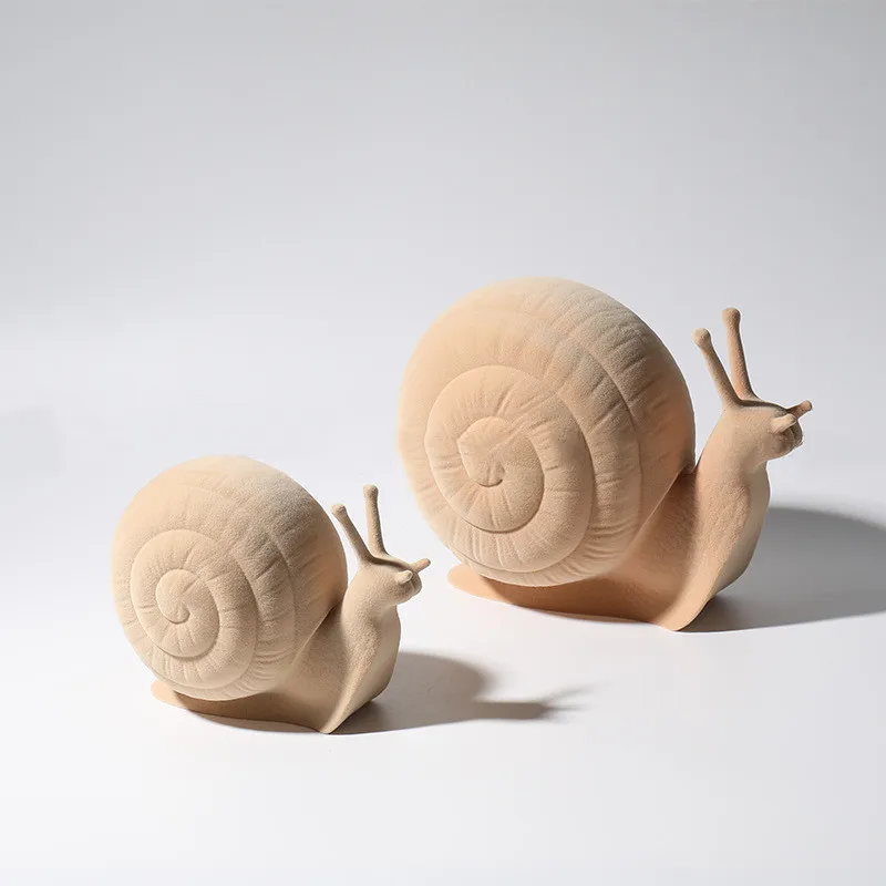 Resin Flocking Snail Cute Simulated Animal Ornaments Decorative Figurines Villous Insect Home Decoration Accessories