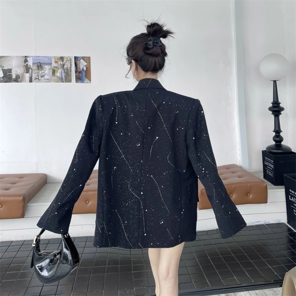 سترة نسائية من TWOTWINSTYLE باللون الأسود مع طية صدر السترة وأكمام طويلة فضفاضة ومزاجية راقية سترات نسائية موضة خريف جديدة