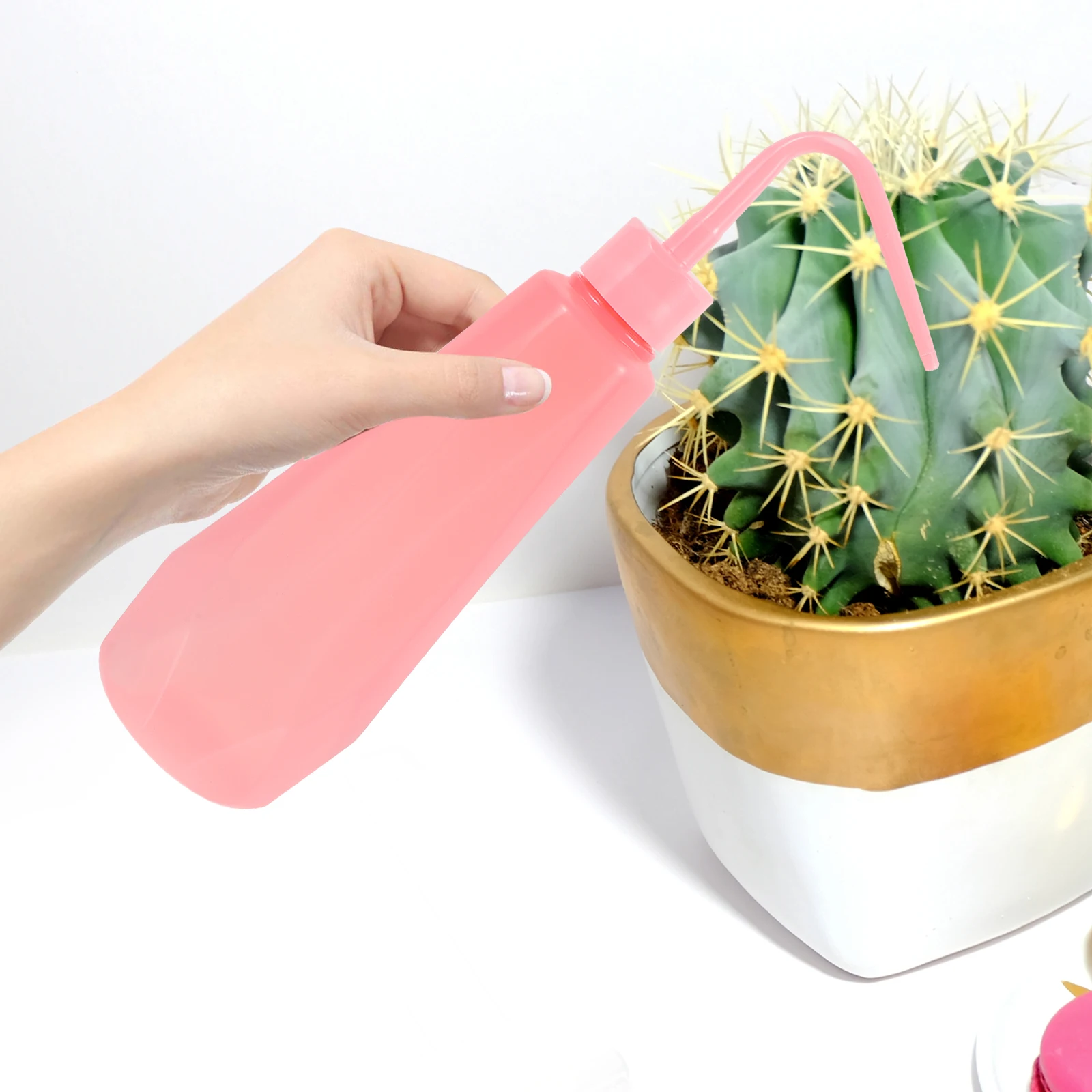 

Narrow Mouth Squeeze Watering Pot 480ml Pink Ball Lightweight Portable Flower Plant Succulent Water Bottle for Indoor