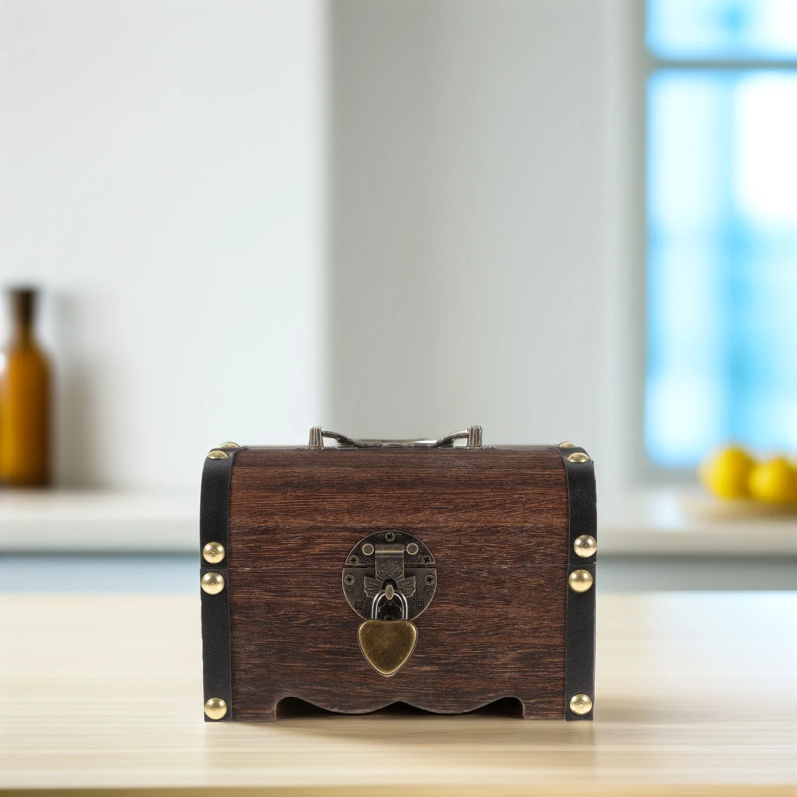 

Classic Treasure Chest Savings Box With Heart-Shaped Padlock Home Ornamentation Vintage Wooden Treasure Chest Box Jewelry Boxes