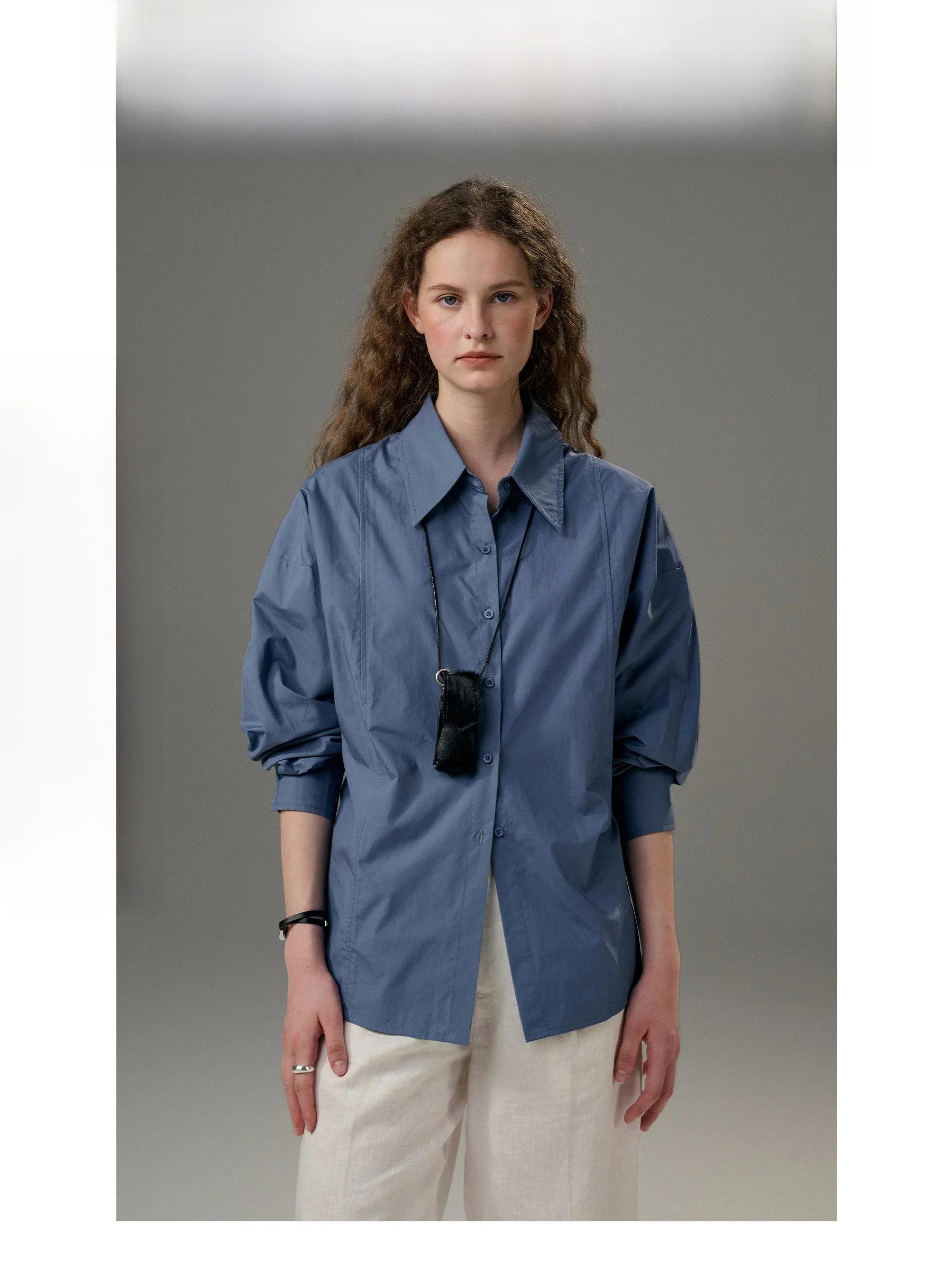 

Классическое женское платье-футляр из хлопка с геометрическим узором и текстурой «жемчуг», дышащее и комфортное