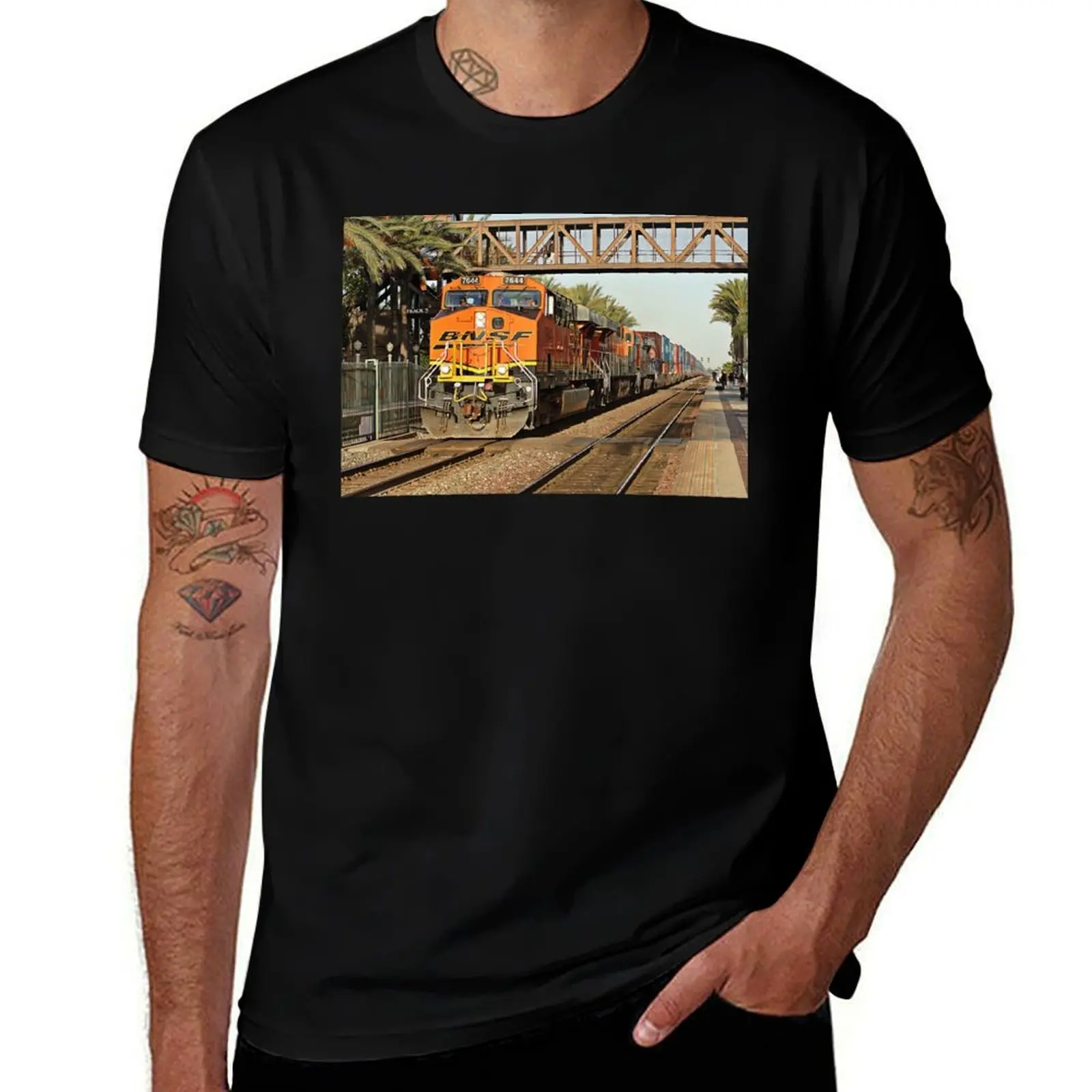 

BNSF # 7644 at Fullerton T-Shirt Retro Style Print Casual Top