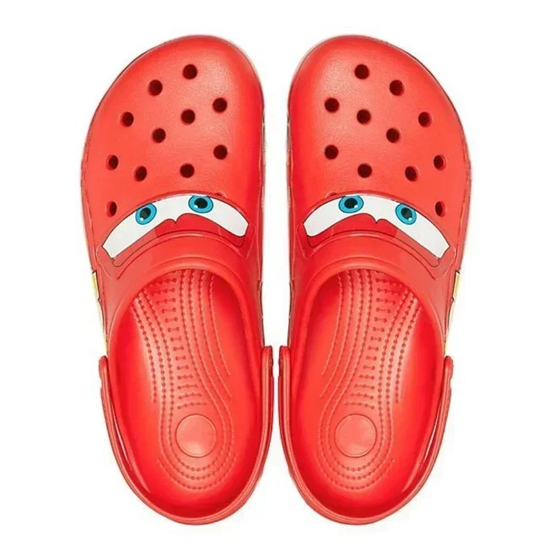 Aoger Disney Lightning Mcqueen Crocs ocio zapatillas de playa al aire libre lindo dibujos animados anime piscina antideslizante Crocs No95 zapatillas de coche