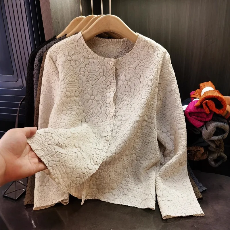 

Miyake Pleated Women's Jacket Premium Sense Simplicity Pure Color Pleats Round Neck Single-breasted Cardigan 2025 Fall Jacket