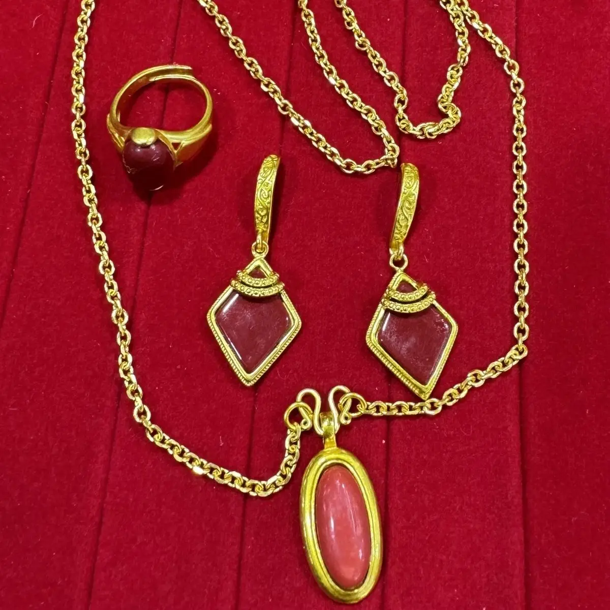 

New non-fading Tibetan jewelry three-piece set necklace ring earrings